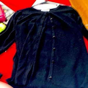 It’s cute but sadly it must go bc I’m getting ride of my old clothes 🥰